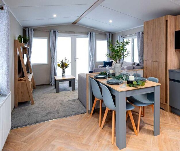 2 Bedroom Mobile/park Home For Sale In Akebar Park Country Park, Leyburn, North Yorkshire, DL8