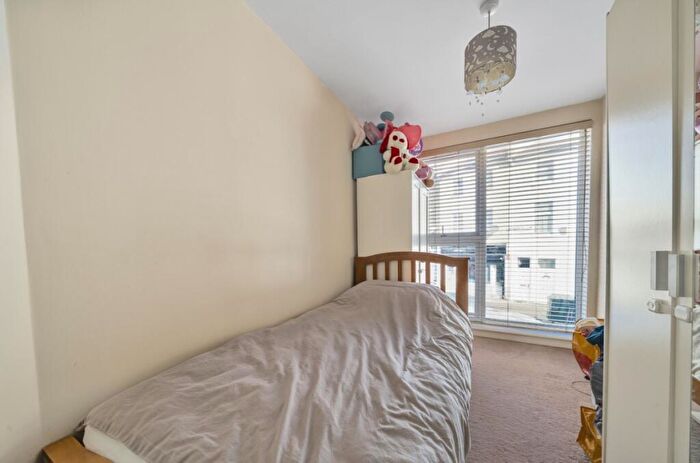 2 Bedroom Flat To Rent In Dartmouth Road, London, SE26