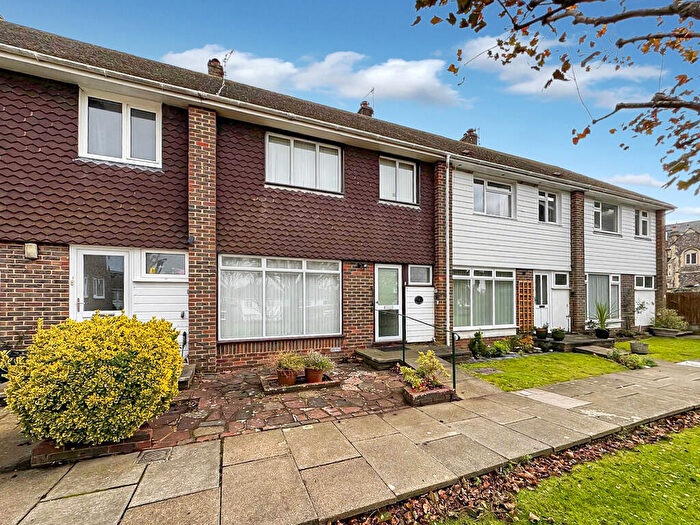 3 Bedroom Terraced House For Sale In Oxen Court, Oxen Avenue, BN43