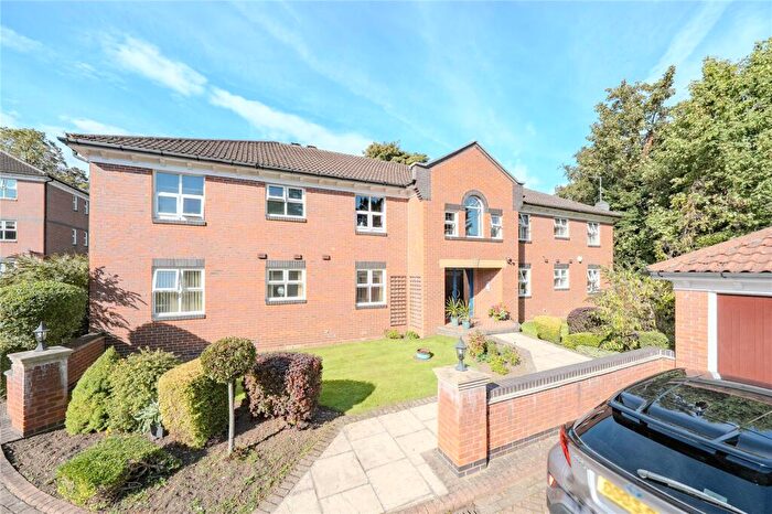 2 Bedroom Apartment For Sale In Alwoodley Chase, Harrogate Road, Leeds, West Yorkshire, LS17