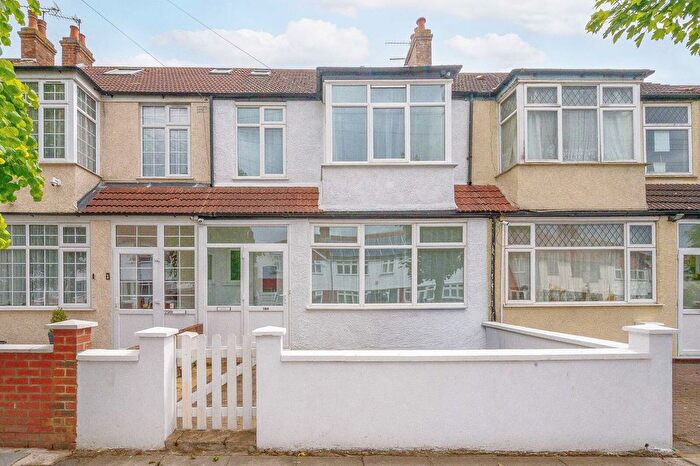 4 Bedroom Semi-Detached House For Sale In Northborough Road, Norbury, London, SW16
