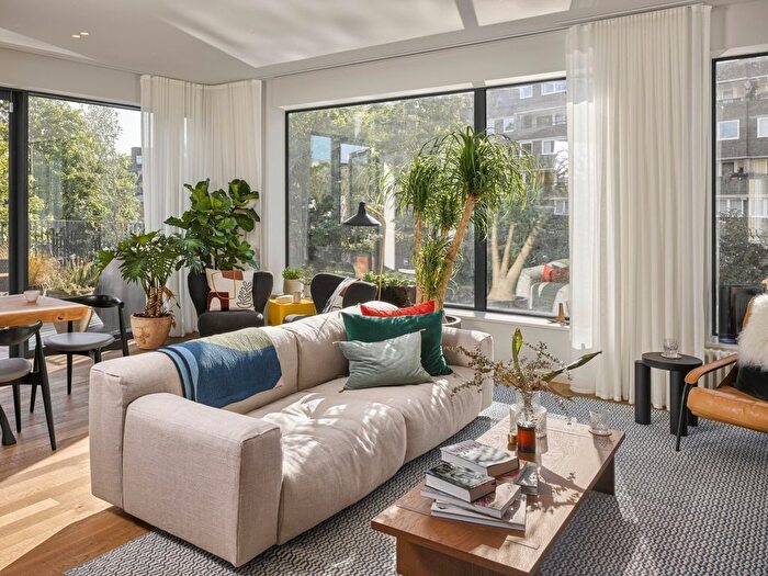 2 Bedroom Flat For Sale In The Brentford Project, Catherine Wheel Road, TW8