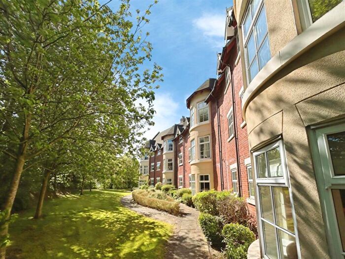 2 Bedroom Flat To Rent In Blakemere Drive, Northwich, CW9