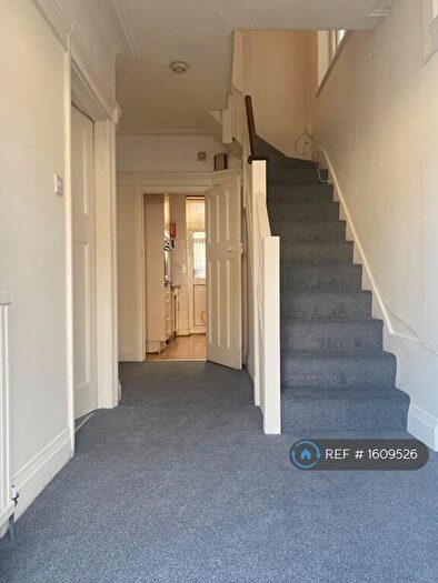 4 Bedroom Semi-Detached House To Rent In Garrick Avenue, London, NW11