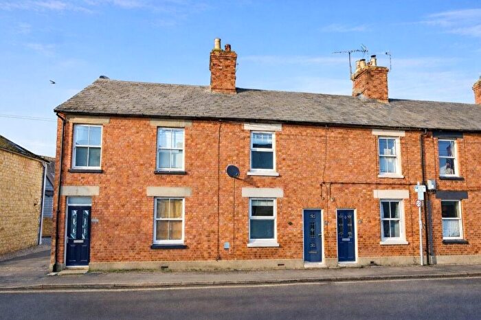2 Bedroom Terraced House For Sale In East Street, Thame, OX9