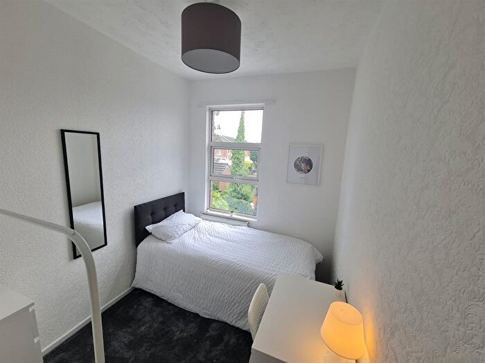 5 Bedroom Terraced House To Rent In Whelley, Wigan, WN2