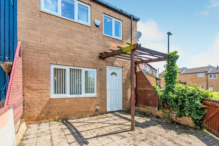 3 Bedroom Town House To Rent In Avondale Rise, Byker NE6