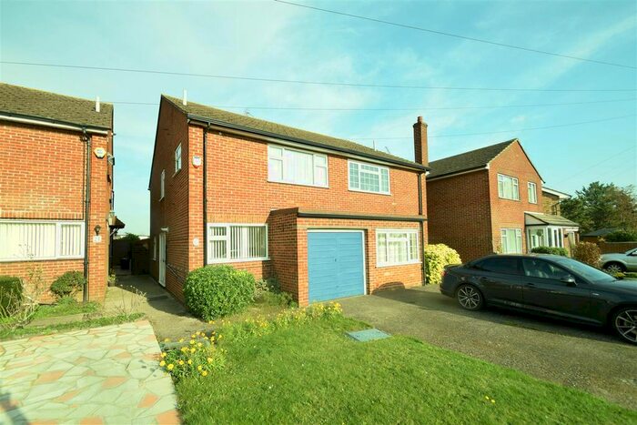 3 Bedroom Semi-Detached House To Rent In Mellow Lane West, Hillingdon UB10