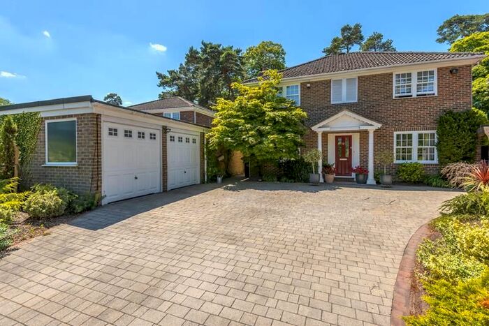 4 Bedroom Detached House To Rent In Deepwell Drive, Camberley, GU15