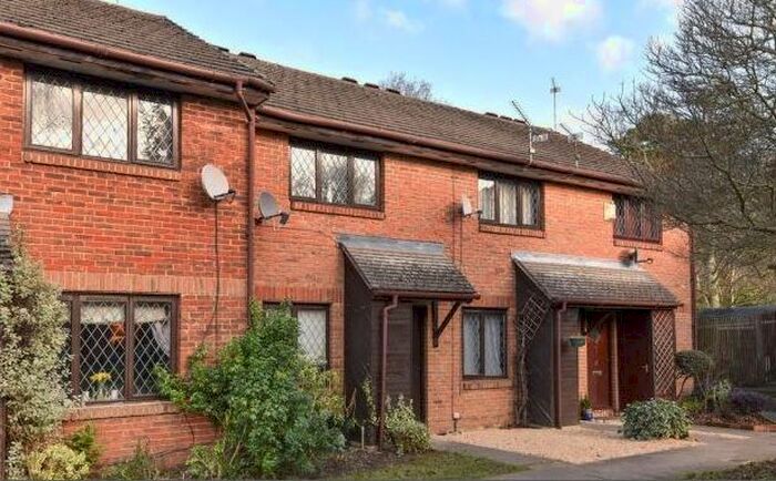 2 Bedroom Terraced House To Rent In Sweetbriar, Crowthorne RG45