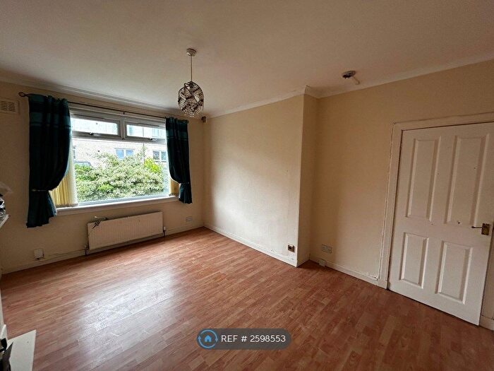 2 Bedroom Flat To Rent In Watling Avenue, Falkirk, FK1