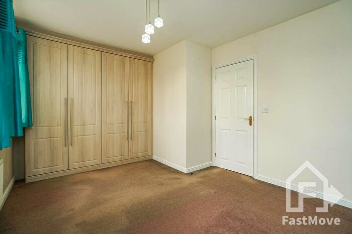 3 Bedroom End Of Terrace House For Sale In Cambourne Place, Mansfield, Nottinghamshire, NG18