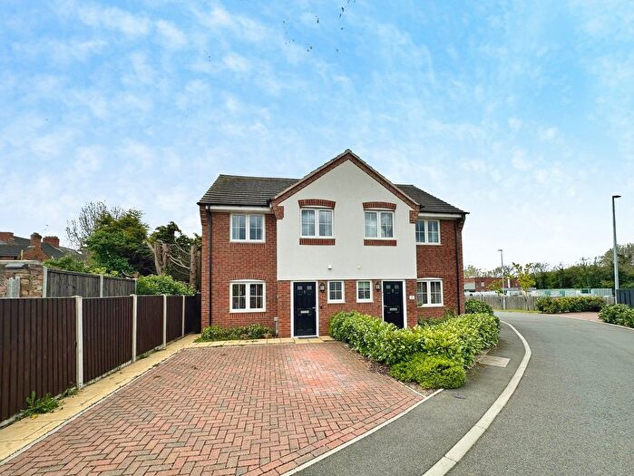 3 Bedroom Semi Detached House For Sale In Farmstead Close, Glenfield, LE3