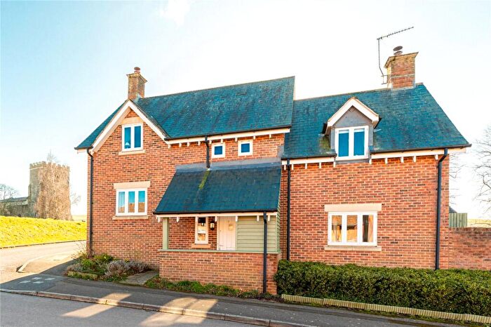 4 Bedroom End Of Terrace House For Sale In St. Marys Road, Market Lavington, Devizes, Wiltshire, SN10