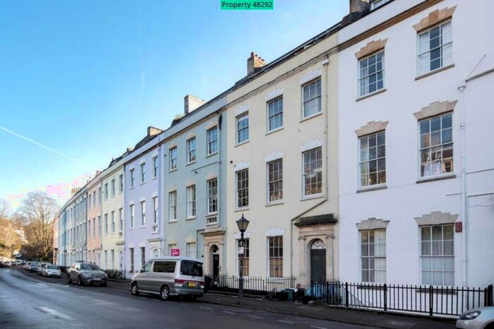 2 Bedroom Flat To Rent In Cornwallis Crescent, Bristol, BS8