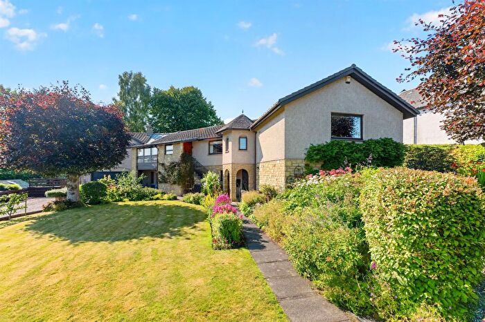 4 Bedroom Detached House For Sale In Aveland Park Road, Callander, FK17