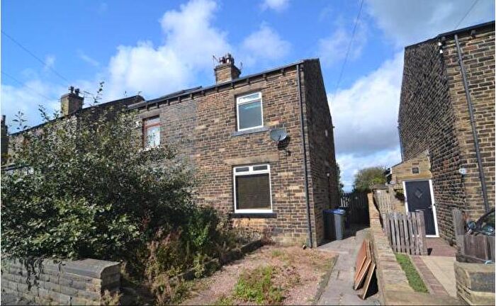 3 Bedroom Semi-Detached House For Sale In Poplar Grove, Bradford, BD7