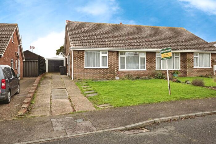 2 Bedroom Bungalow For Sale In Roman Way, St. Margarets-at-Cliffe, Dover, Kent, CT15