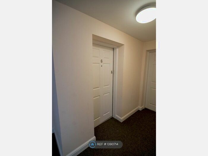 2 Bedroom Flat To Rent In Wyggeston Street, Burton-On-Trent, DE13