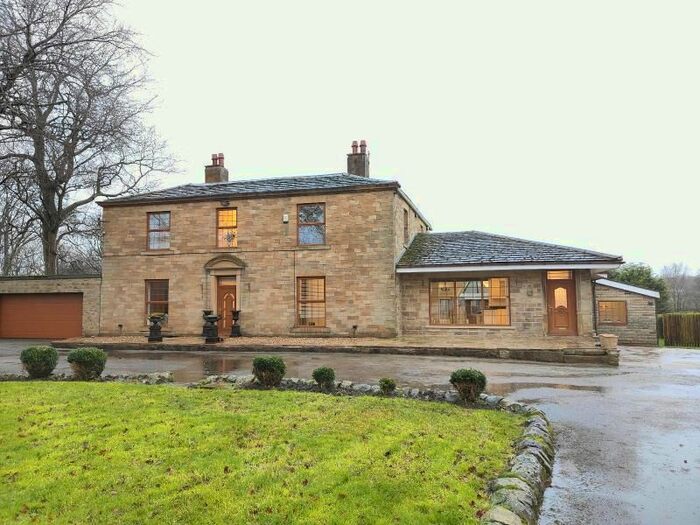 6 Bedroom Detached House To Rent In Spring Grange, Carr Lane, Dewsbury, WF13