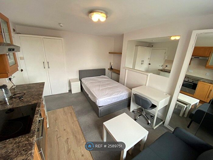 Studio To Rent In Norfolk Square, Brighton, BN1