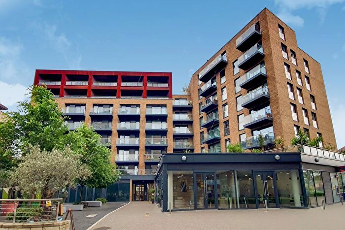 2 Bedroom Flat To Rent In Marine Wharf, Surrey Quays, London, SE16