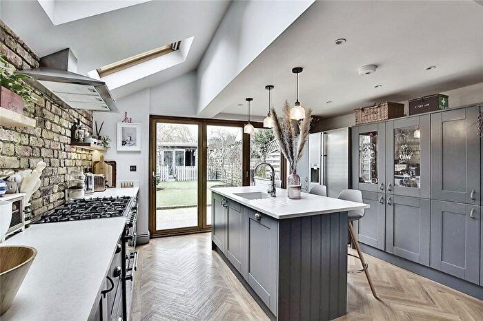 2 Bedroom Terraced House For Sale In Heath Road, Maidstone, Kent, ME16