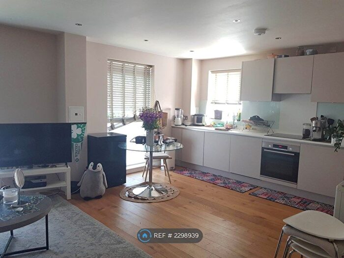 1 Bedroom Flat To Rent In Layla Court, London, N19