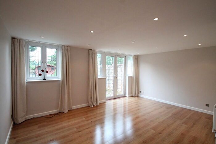 4 Bedroom House To Rent In Turpington Lane, Bromley, BR2