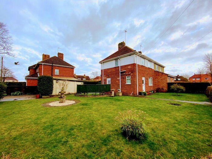 3 Bedroom Semi-Detached House To Rent In Shrubfield Grove, Corby, NN17