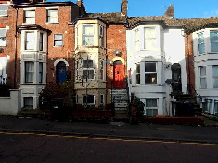 1 Bedroom Flat To Rent In Rothesay Road, Luton, LU1