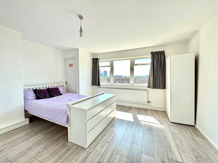 3 Bedroom Apartment To Rent In Reed Road, London, N17