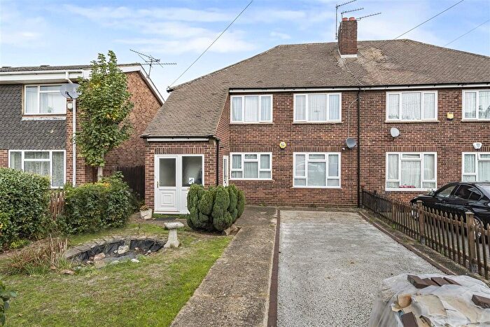 2 Bedroom Maisonette For Sale In Pitts Road, Slough, SL1