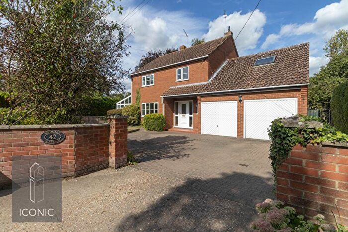5 Bedroom Detached House For Sale In The Street, Ringland, Norwich, NR8