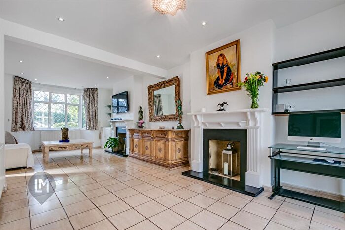 4 Bedroom Property To Rent In Sutherland Grove, London, SW18