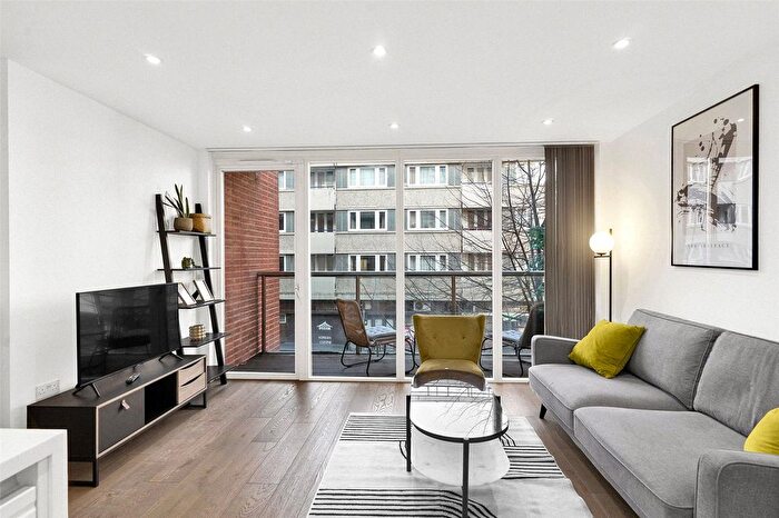 2 Bedroom Flat To Rent In Central Street, London, EC1V