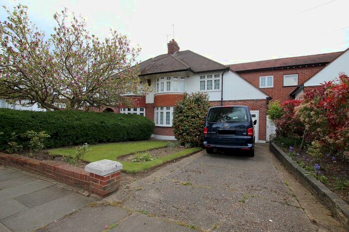 Semi-Detached House To Rent In Freston Gardens, Enfield, EN4