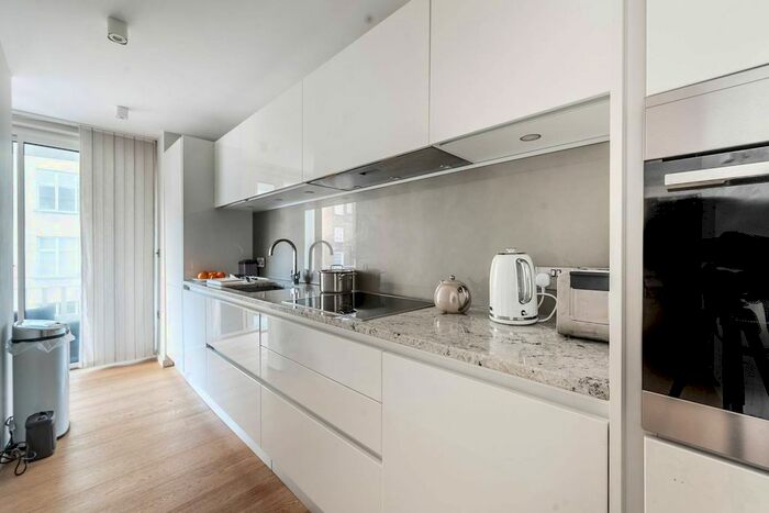 3 Bedroom Flat To Rent In William Mews, Knightsbridge, London, SW1X
