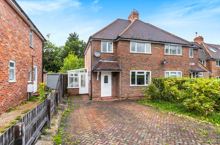 4 Bedroom Semi-Detached House To Rent In Beech Grove, Guildford, GU2