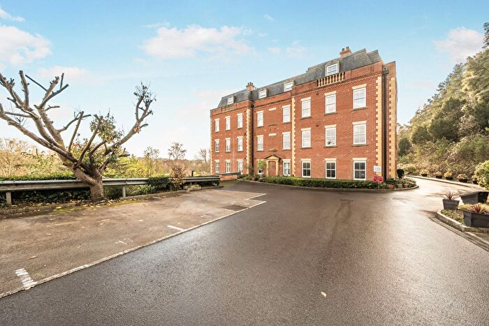 2 Bedroom Flat For Sale In Shawford Road, Winchester, SO21