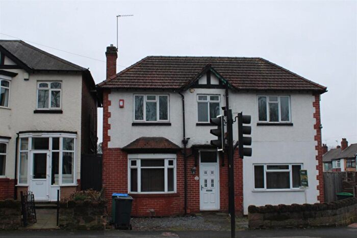 3 Bedroom Detached House To Rent In Heath Lane, West Bromwich, B71