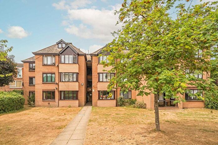 2 Bedroom Flat For Sale In Coombe Lane West, Kingston Upon Thames, KT2