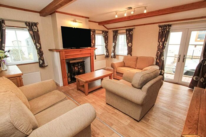 2 Bedroom Bungalow For Sale In Friars Close, Harrietsham, ME17