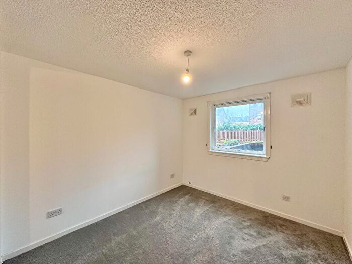 2 Bedroom Flat To Rent In Academy Street, Coatbridge, North Lanarkshire, ML5