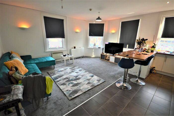 2 Bedroom Flat To Rent In Wimborne Road, Winton, Bournemouth, BH9