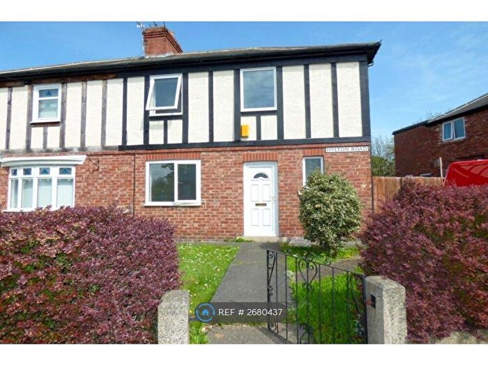 3 Bedroom Semi-detached House To Rent In Hylton Road, Jarrow, NE32
