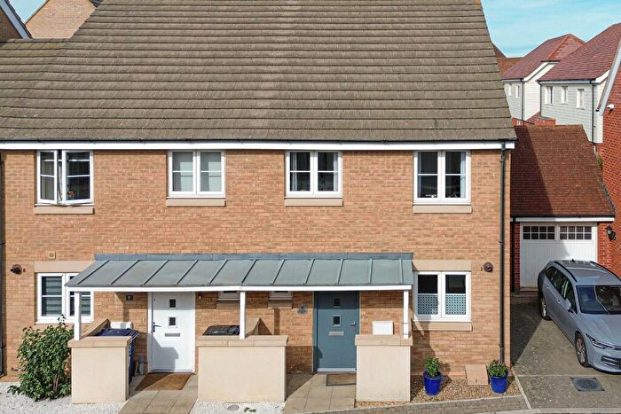 3 Bedroom Semi Detached House For Sale In Anderson Close, St. Neots, Cambs, PE19