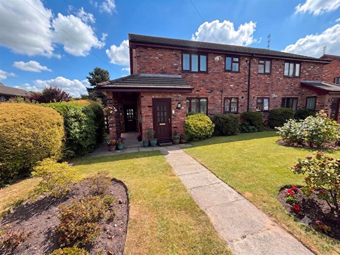 2 Bedroom Flat For Sale In Rosewood Gardens, Sale, M33