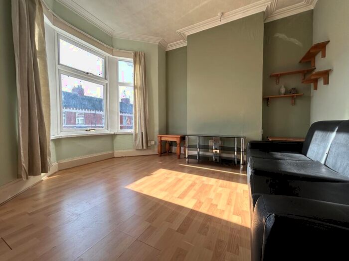 1 Bedroom Flat To Rent In Cwmdare Street, Cathays, CF24