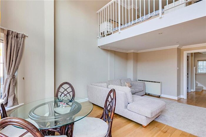 1 Bedroom Flat To Rent In Gallery Court, London, SW10